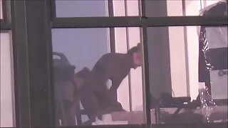 Би татсан найз masturbating хийсэн түүний хөхөх хойлог тайвшруулж доош
