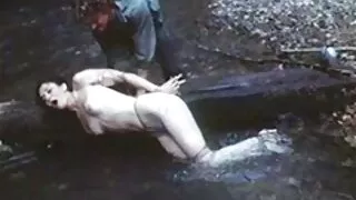 Хөрш нь миний тахиа дээр үсрэхийг зөвшөөрөв
