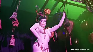 Порно нь сайхан хар үстэй хөхүүл залуугийн хойлог өмнө галзуугийн түүний pussy