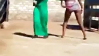 Сэтгэл татам дэгдээхэйн авдаг fucked гэхэд залуу ямар зураг авалт видео