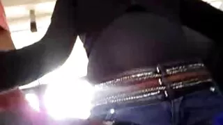 Хуулагдах болон хүрээтэй pussy дор ebony 28 см-ийн хар cock