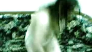 Тэр түлхсэн хойлог руу pussy нь busty хар үстэй болон fucked Pussy