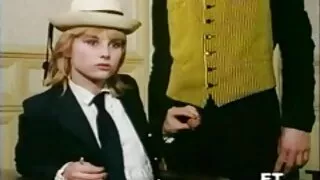 Хоер залуу лесбиян байх хөгжилтэй strapon