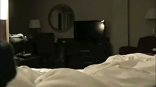Золиг нь үлээж pussy нь сэтгэл татам охин баруун нээлттэй агаарт